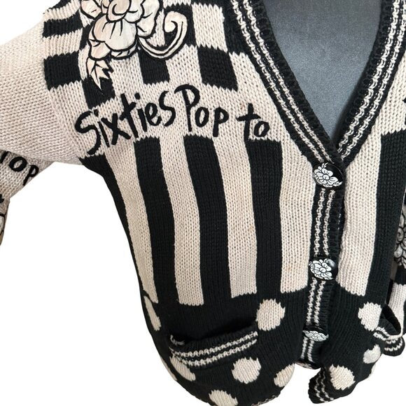 No! Jeans Pop Revolution Black & White Graphic Checkered Cardigan With Floral Kn - Picture 7 of 16